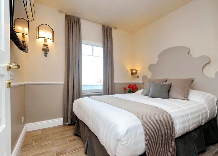 Appartement Penthouse With Panoramic Terrace At The Colosseum *
